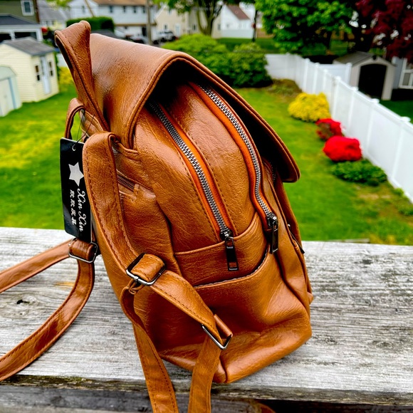 Backpack - Picture 3 of 5